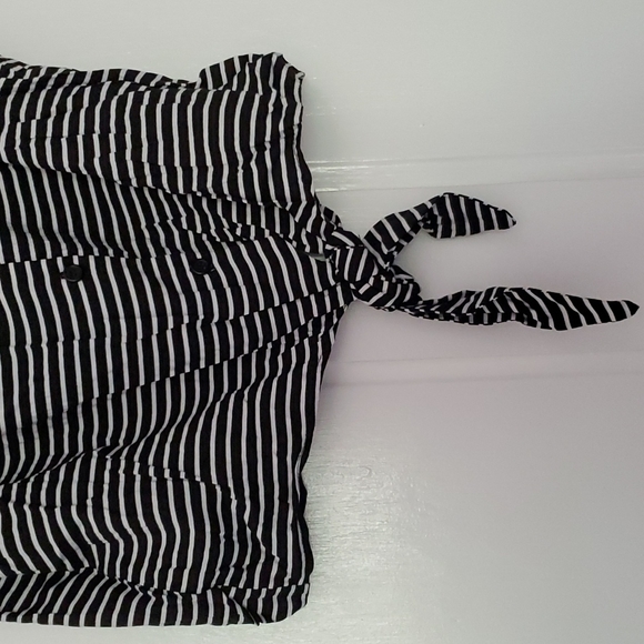 *Nwt* Hot Topic's Stripe Button Up Tie Top - Picture 5 of 16